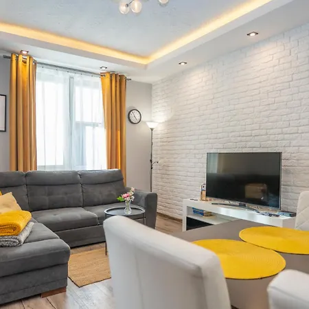 Karkonosky Apartamenty- Salamandra アパート *